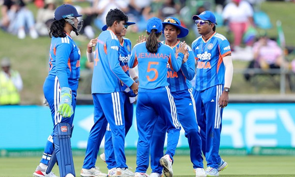 இந்திய பெண்கள் அணிக்கு 156 ரன்கள் இலக்கு
