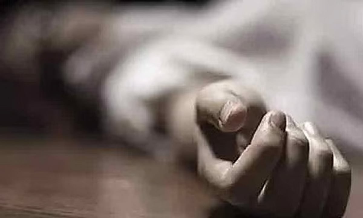 தோழி இறப்பு: 16 வயது மாணவி தற்கொலை – போலீசார் விசாரணை