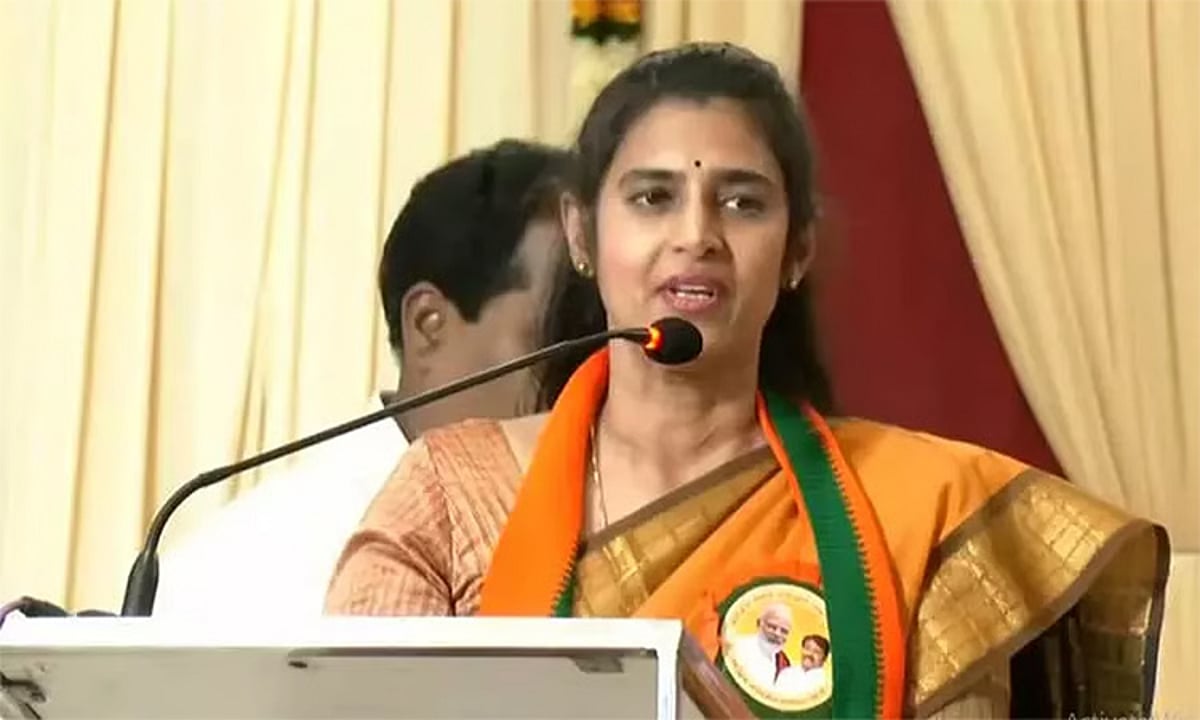 நடிகை கஸ்தூரி பாஜக வேட்பாளருக்கு தாமரை கோலமிட்டு வாக்கு சேகரிப்பு