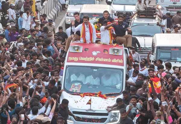 தவெக வேட்பாளர்களிடம் ஓரவஞ்சனை காட்டுகிறாரா விஜய்?