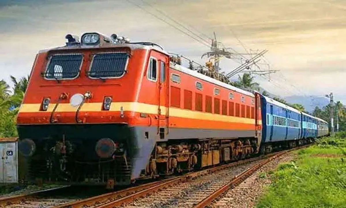 சென்னை – சந்திரகாச்சி இடையே சிறப்பு ரெயில் இயக்கம்