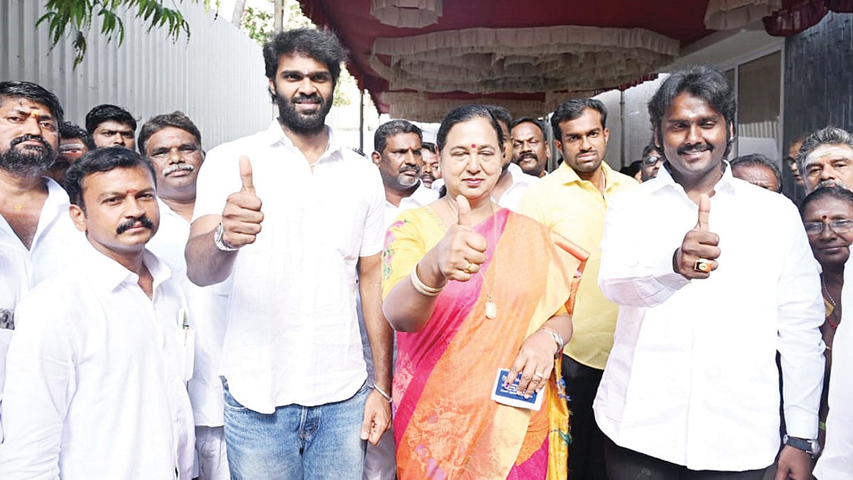 எல்லோரும் வாக்களியுங்கள்: பிரேமலதா இளைஞர்களை ஜனநாயக கடமைக்கு அழைப்பு