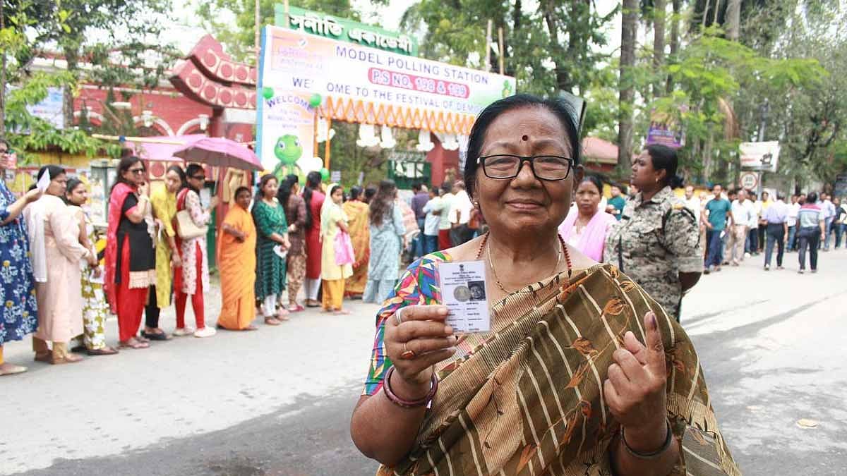 மேற்கு வங்கத்தில் மோதல்களுக்கு மத்தியில் முதற்கட்ட வாக்குப்பதிவு நிறைவு