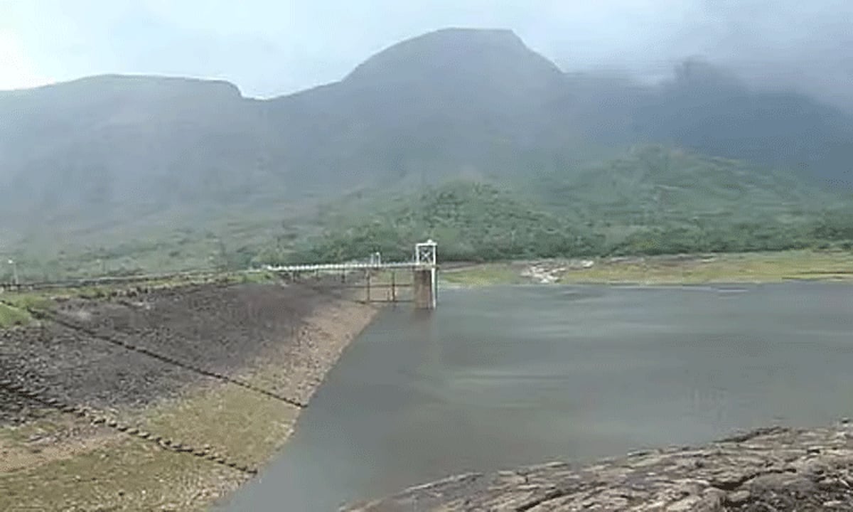 நீர்வரத்து இன்றி வறண்டு கிடக்கும் ராமநதி அணை