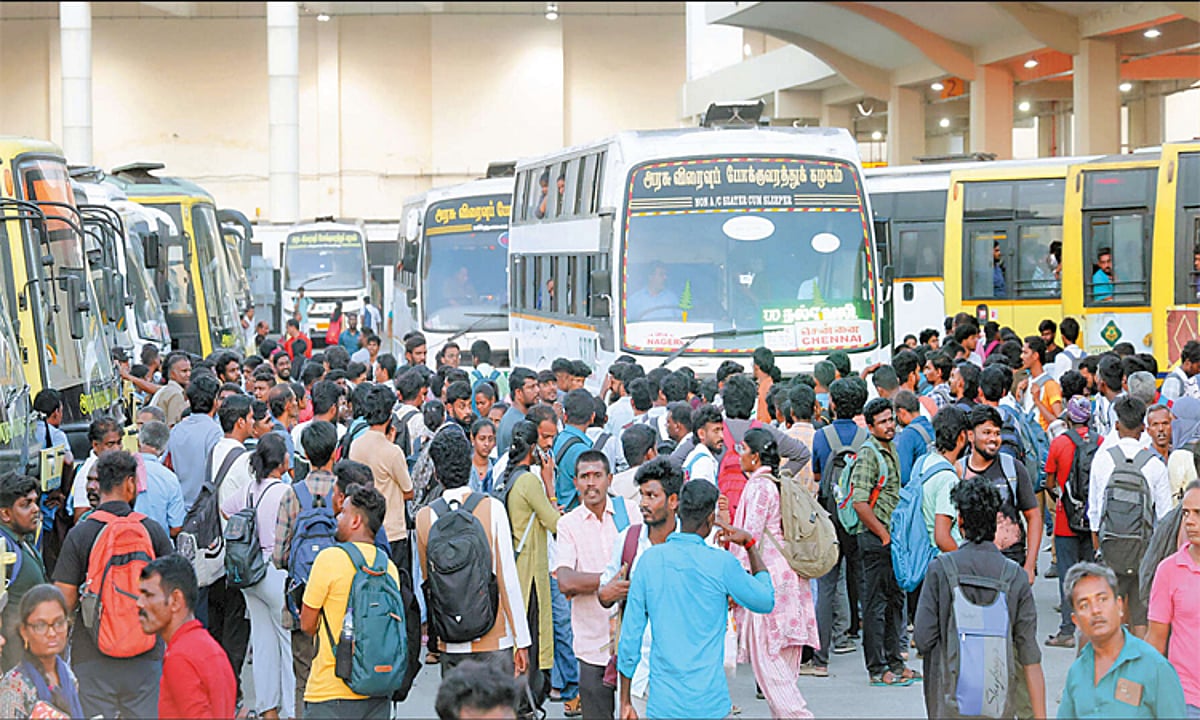 சென்னையில் இருந்து 19½ லட்சம் பேர் வாக்களிக்க சொந்த ஊர் பயணம்