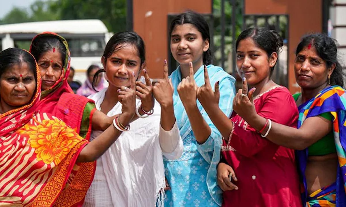 மேற்கு வங்க தேர்தல்: 92.72% வாக்குப்பதிவு, வன்முறை சம்பவங்கள் பதிவு