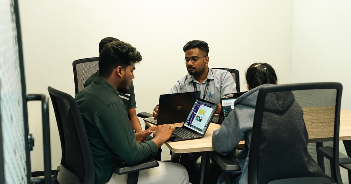 Freshworks இலவச சாப்ட்வேர் பயிற்சி: 12 மாதங்கள், மாதம் ₹10,000 உதவித்தொகை