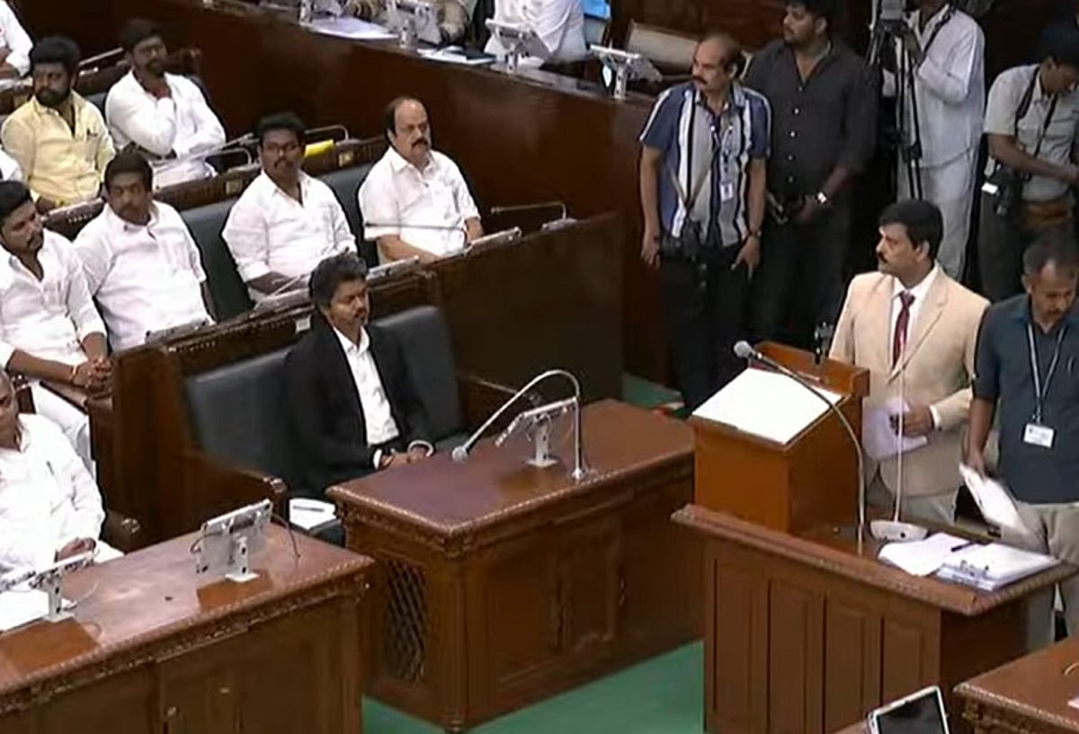 அதிர்ச்சி: வெற்றிச் சான்றிதழை எடுத்துவர தவறிய அமைச்சர் கீர்த்தனா! (மே 11)