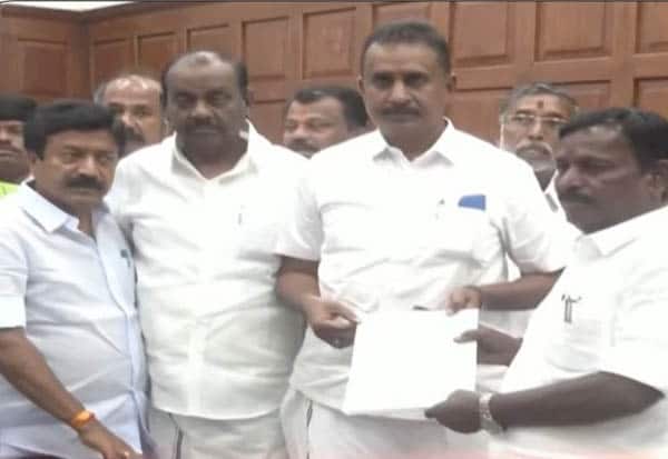 அதிமுக சட்டசபை குழு தலைவர்