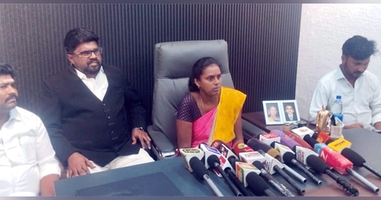 தூத்துக்குடியில் போலீஸ் எஸ்ஐ கைது கோரி மணிகண்டன் மனைவி போராட்டம் (மே 13)!