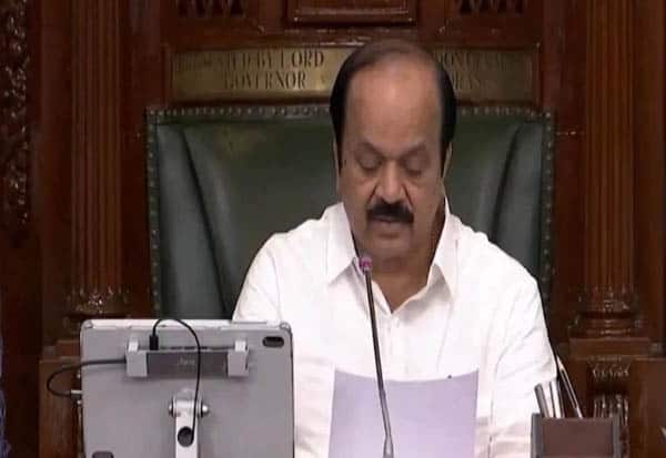 அதிமுகவில் வெடிக்கும் அதிகாரப் போட்டி: கொறடா நியமன விவகாரத்தில் சபாநாயகர் அதிரடி முடிவு மே 15!