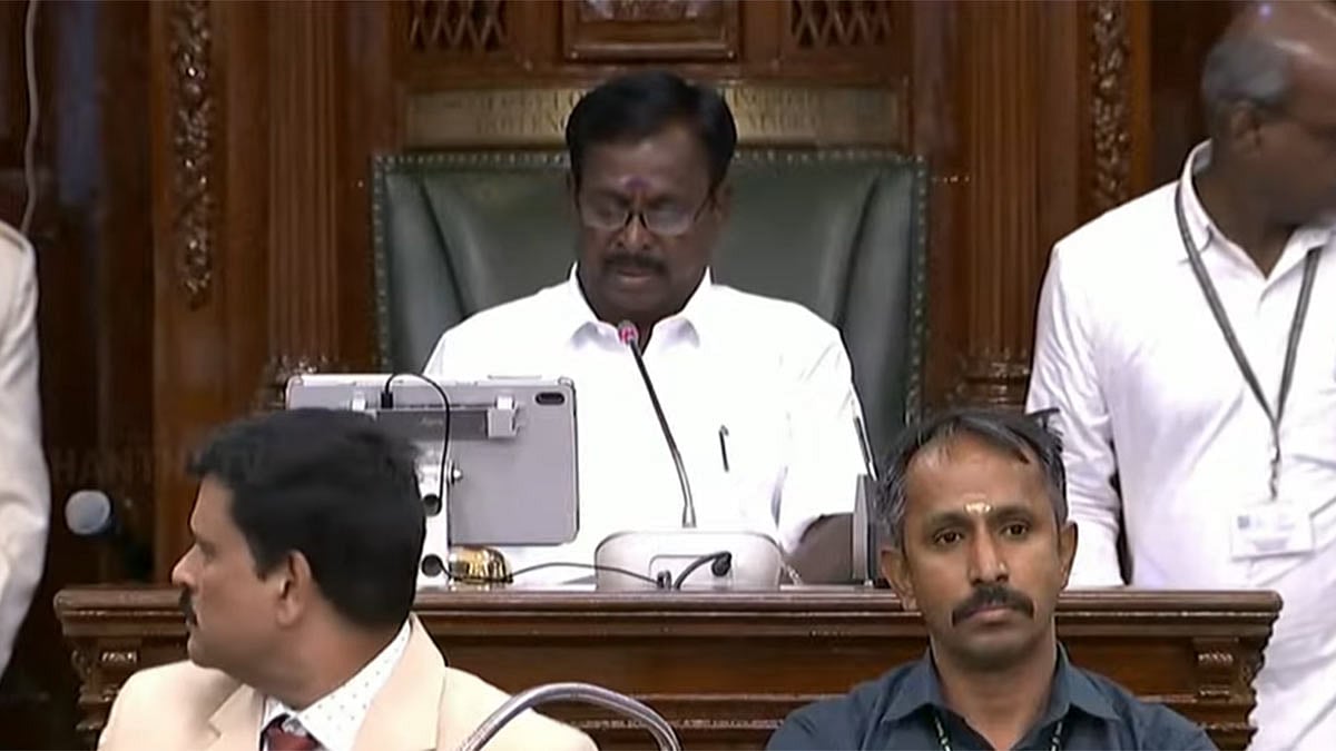 தமிழகத்தின் 17-வது சட்டசபை கூடியது (Live Update) – புதிய எம்எல்ஏக்கள் பதவியேற்பு!