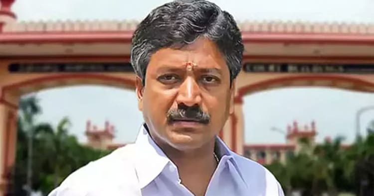 மயிலம் வெற்றி: எம்.பி. பதவியை ராஜினாமா செய்கிறார் சி.வி.சண்முகம்