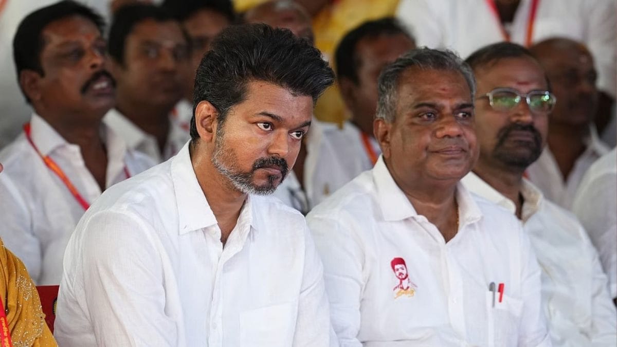 தவெகவின் முக்கிய தூண் அமைச்சர் ஆனந்த்: விஜயை முதல்வராக்கிய வலது கை