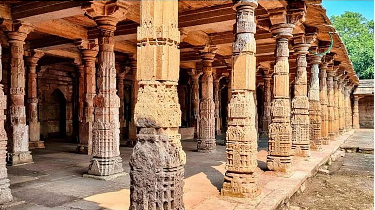 அதிர்ச்சித் தீர்ப்பு: மசூதியை இந்து கோவிலாக அறிவித்த நீதிமன்றம் – இன்று நிலவும் பரபரப்பு!