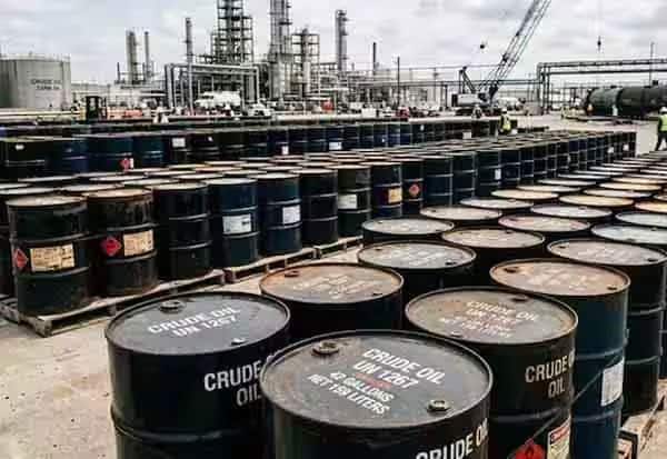 ரஷ்ய கச்சா எண்ணெய் இறக்குமதி: இந்திய நிறுவனங்களுக்கு அமெரிக்கா மீண்டும் கால அவகாசம்