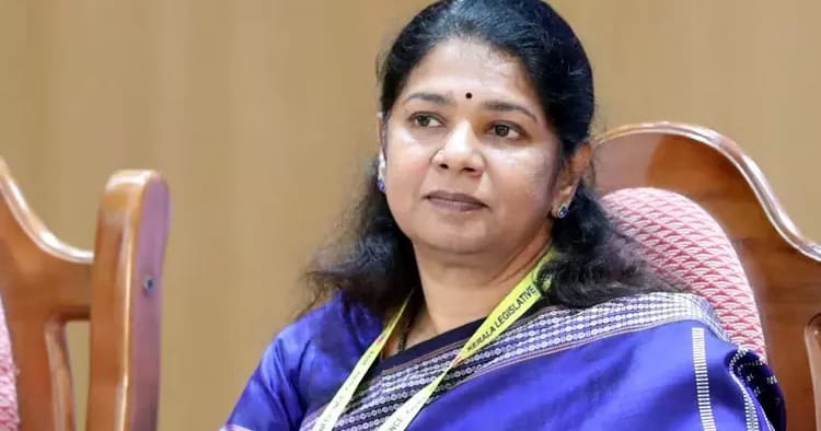 த.வெ.க அரசு அமைச்சரவை நிகழ்வில் தமிழ்த்தாய் வாழ்த்து பாடல் வரிசை சர்ச்சை: கனிமொழி கண்டனம்
