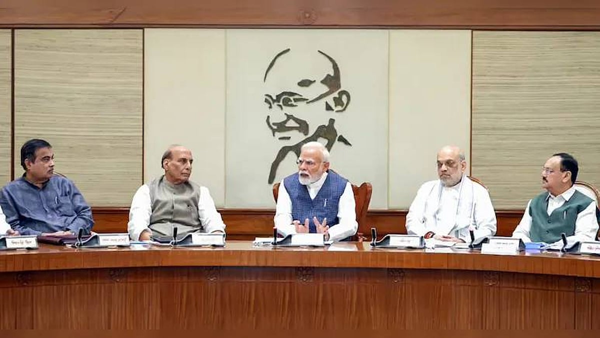 மத்திய கிழக்கு பதற்றம்: எரிசக்தி இறக்குமதி மற்றும் மாற்று ஆதாரங்கள் குறித்து பிரதமர் மோடி அமைச்சரவையிடம் ஆலோசனை