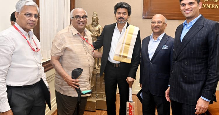 முதல்வர் விஜய்யை சந்தித்த எம்.ஆர்.எப் நிறுவன நிர்வாகிகள்; முதலீடுகள் குறித்து ஆலோசனை