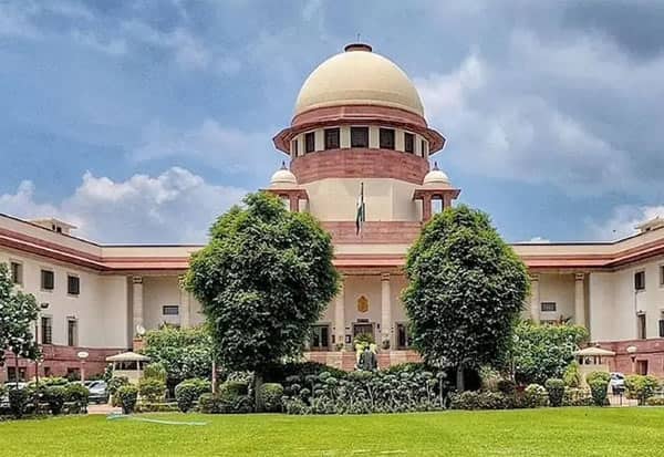 பொருளாதார ரீதியாக முன்னேறிய குடும்பங்களுக்கு இட ஒதுக்கீடு தேவையா? உச்ச நீதிமன்றம் கேள்வி