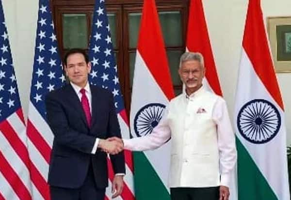 இந்தியா – அமெரிக்கா உறவு: பயங்கரவாதத்தை எதிர்கொள்ள இரு நாடுகளும் ஒன்றிணைந்து செயல்பட ஜெய்சங்கர் வலியுறுத்தல்