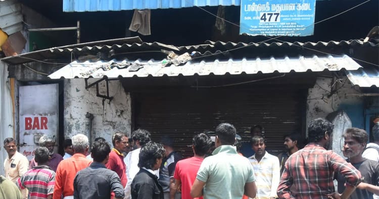 சென்னை டாஸ்மாக் ஊழியர்கள் போராட்டம்: மதுக்கடைகள் தற்காலிகமாக மூடப்பட்டது