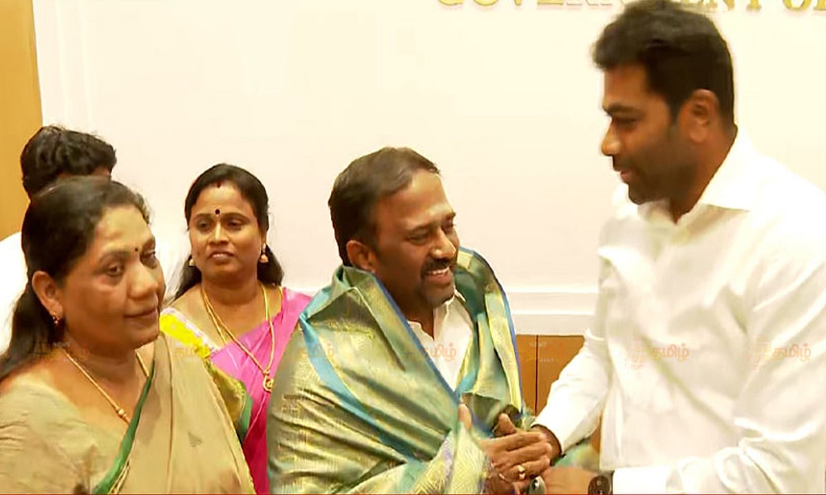 அதிமுக சட்டமன்ற உறுப்பினர்கள் மூவர் ராஜினாமா: தமிழக வெற்றிக் கழகத்தில் இணைந்தனர்