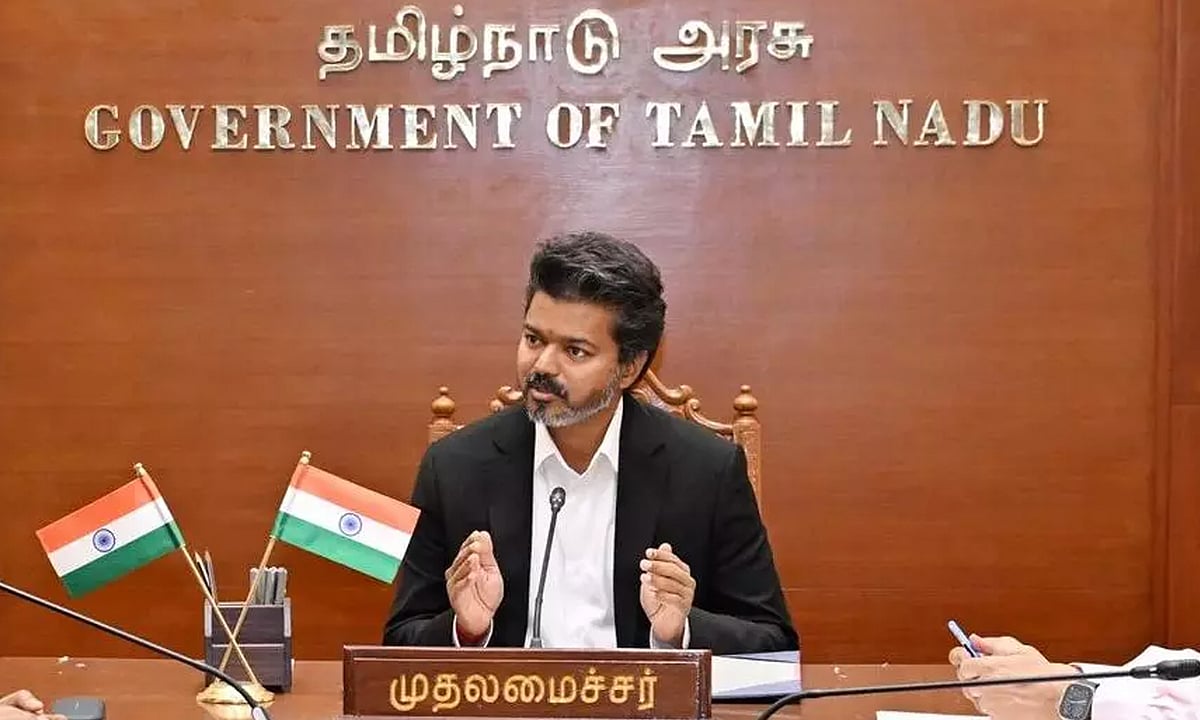 தமிழக வெற்றிக் கழகத்தில் இணைந்த மூன்று அதிமுக எம்எல்ஏக்கள் முதலமைச்சர் விஜய்யை சந்திப்பு