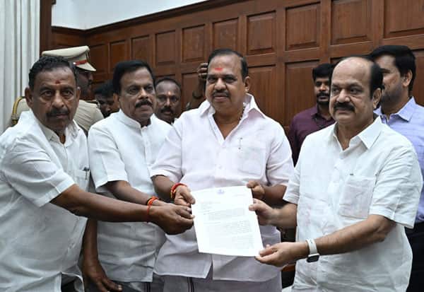 அதிமுக எம்எல்ஏக்களின் ராஜினாமாவை ஏற்க எதிர்ப்பு: சபாநாயகரிடம் இபிஎஸ் ஆதரவாளர்கள் மனு
