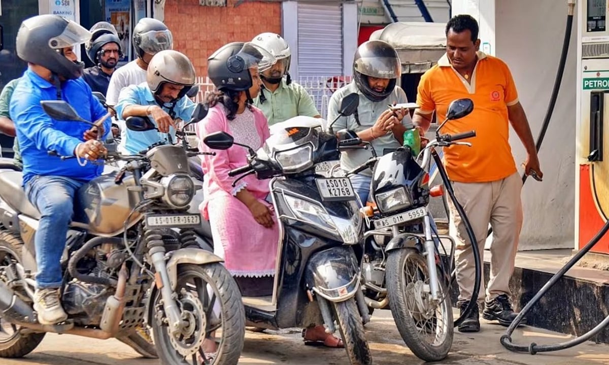 சென்னையில் பெட்ரோல் விலை இன்று (மே 5): லிட்டர் ரூ.100.84-ஆக உள்ளது – டீசல் விலை என்ன?