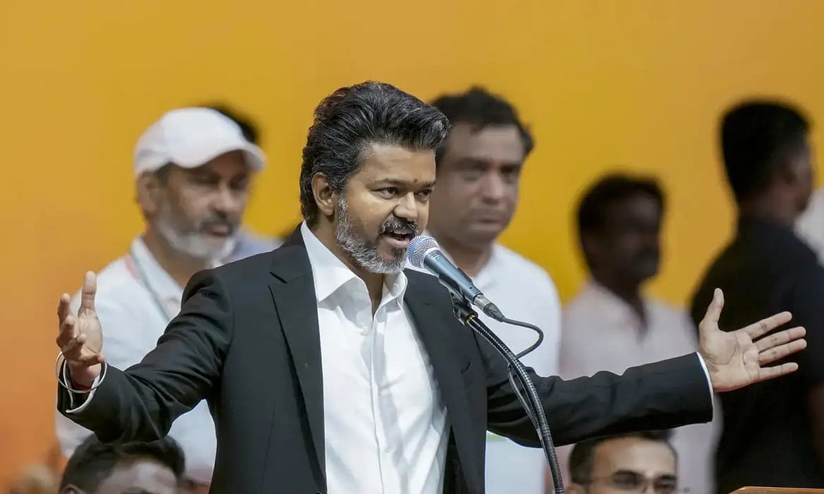 நான்காம் தர அரசியல்வாதிப் போல செயல்படும் நீங்கள்தான் தூய சக்தியா? முதலமைச்சர் விஜய்க்கு கே.பி.முனுசாமி கேள்வி (மே 5)!