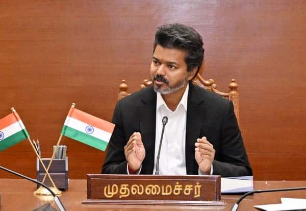 தமிழகத்தில் 717 மதுபான கடைகளை மூட முதல்வர் விஜய் உத்தரவு (Live Update)!
