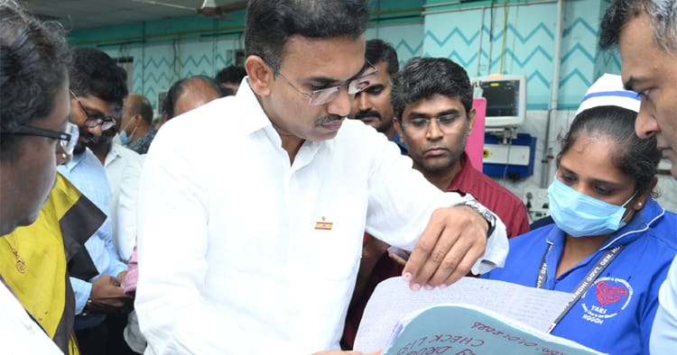 தனியார் மருத்துவமனைகள் தொடங்கும் நடைமுறை எளிமை: 8 ஆயிரம் நிறுவனங்களுக்கு தற்காலிக அனுமதி வழங்க தமிழக அரசு உத்தரவு