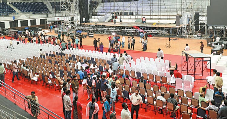 தமிழக அரசியலில் திடீர் திருப்பம் (Live Update)! விஜய் பதவியேற்பு விழா பணிகள் நிறுத்தம்