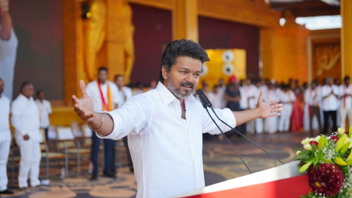 தமிழக அரசியலில் புதிய சகாப்தம்: முதல் கூட்டணி ஆட்சிக்கு தவெக வழி (Live Update)