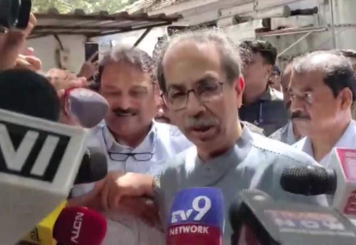 சிவசேனா கட்சி பிளவு: உத்தவ் தாக்கரேவின் மௌனமும் அரசியல் நகர்வுகளும்