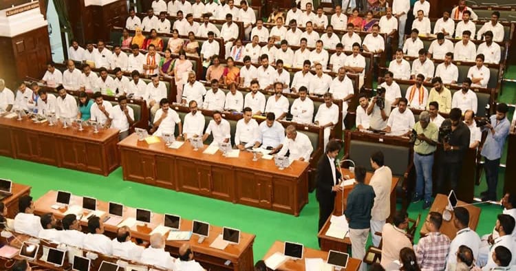 தமிழக அமைச்சரவை பதவி மூப்புப் பட்டியல் வெளியீடு: முதல்மைச்சர் விஜய் தலைமையில் 35 பேர்