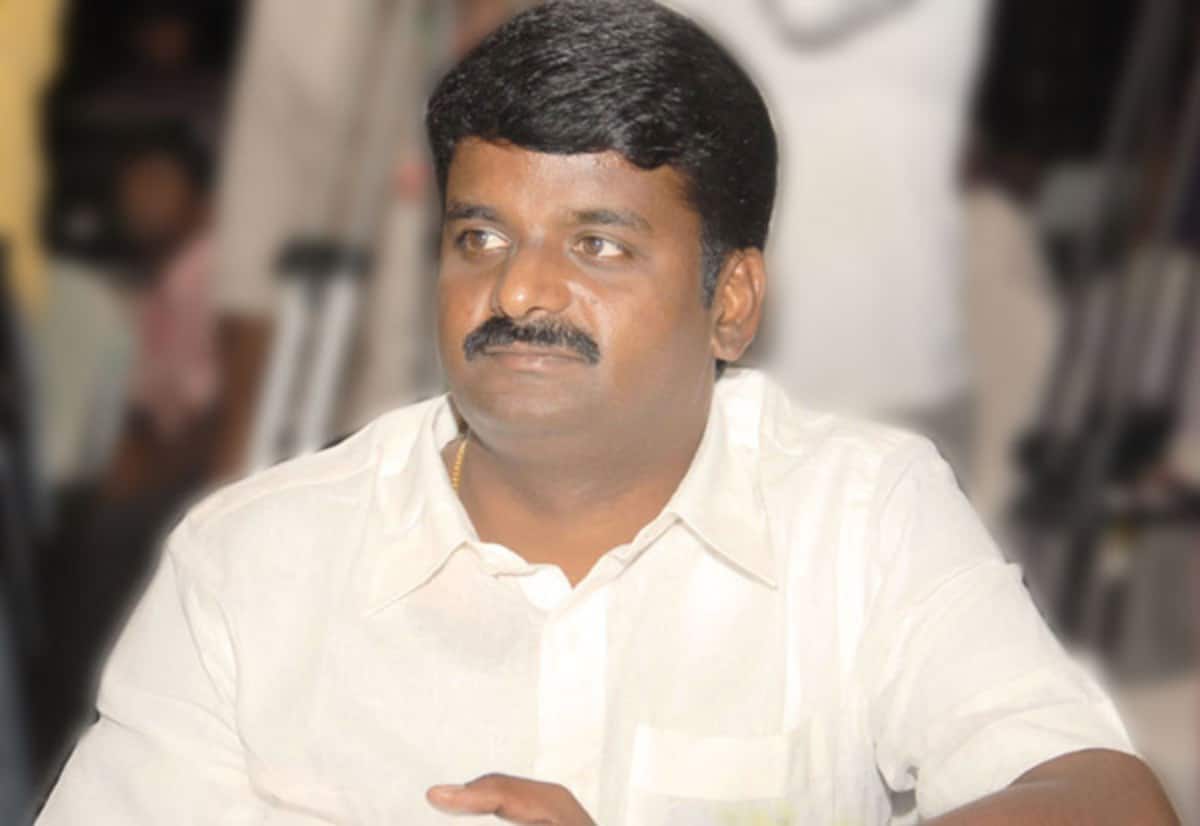 முன்னாள் அமைச்சர் விஜயபாஸ்கர் தலைமையில் அதிமுக நிர்வாகிகள் தமிழக வெற்றிக் கழகத்தில் இணைவு