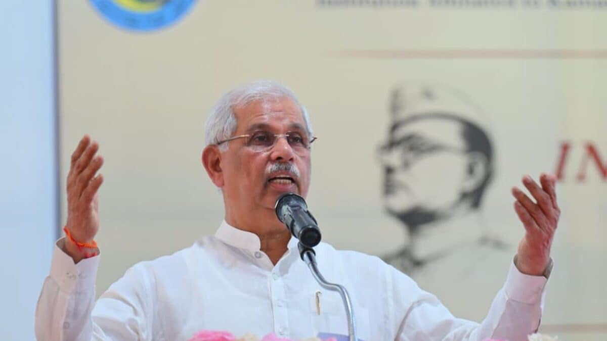 ஆளுநர் ராஜேந்திர விஸ்வநாத் அர்லேகர்